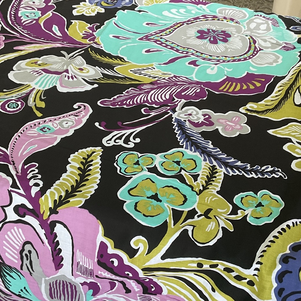 Pottery Barn Twin duvet. Never used.